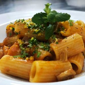 bombolotti ragu seitan e gremolade