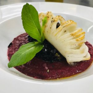 riso nero con rapa rossa e calamaro